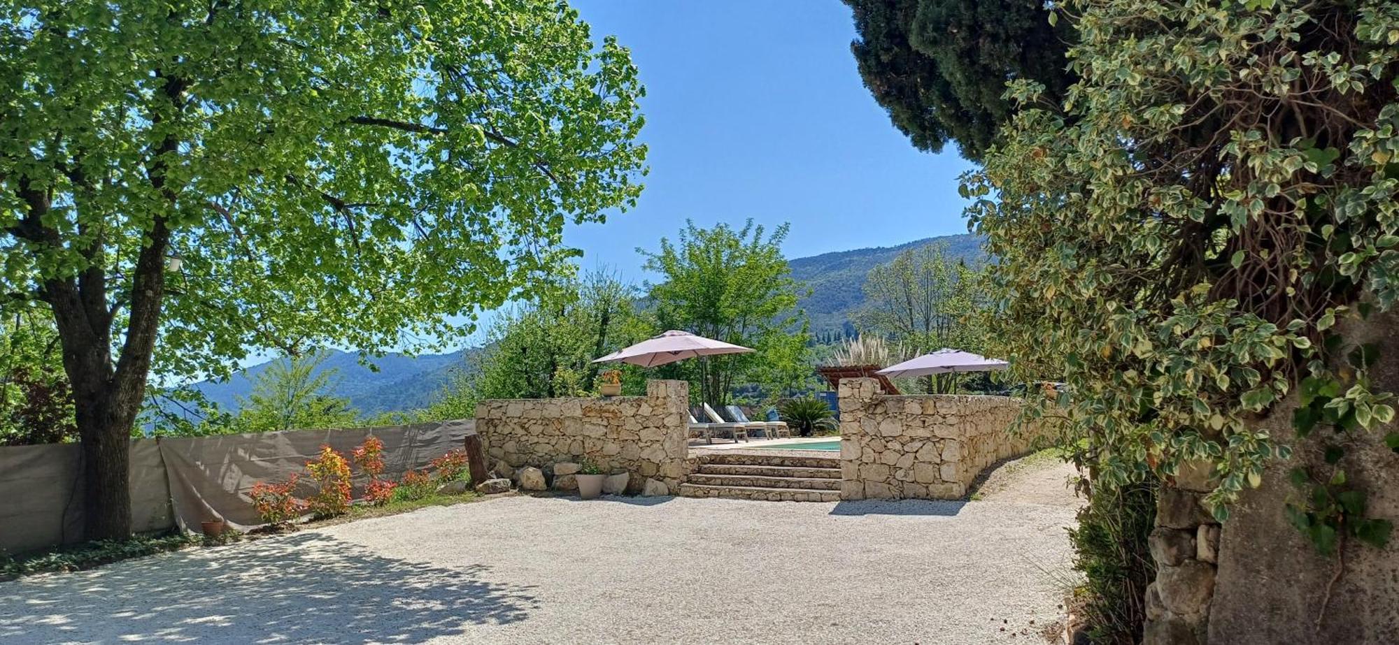 Le Domaine De La Feuilleraie Bed & Breakfast Coaraze Bagian luar foto